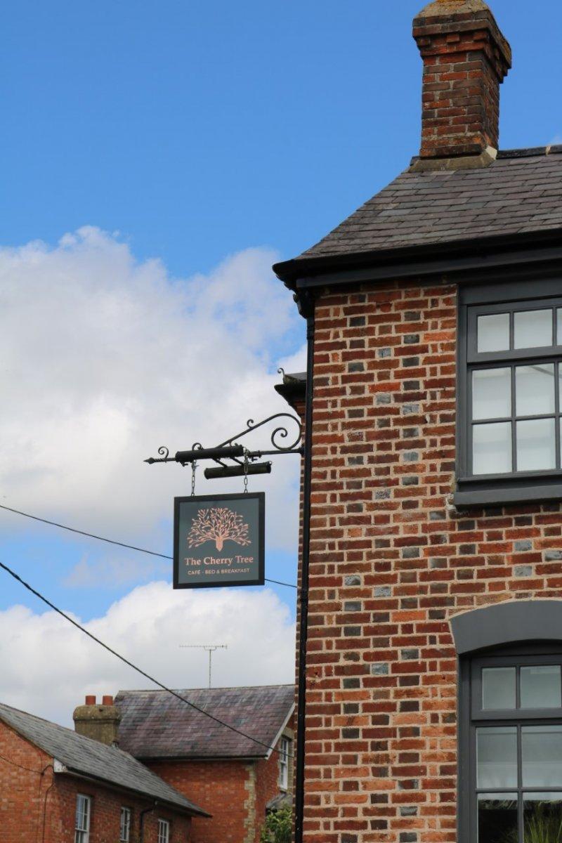 The Cherry Tree Hotel Kingston Blount Экстерьер фото